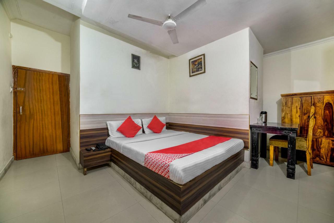 Oyo 40791 Hotel Hot N Fast Suratgarh Exterior photo