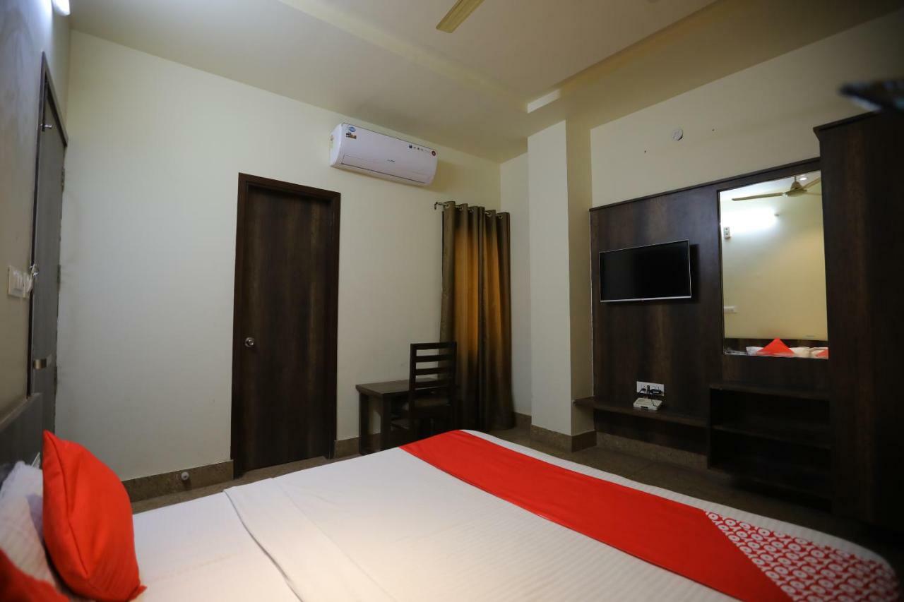 Oyo 40791 Hotel Hot N Fast Suratgarh Exterior photo