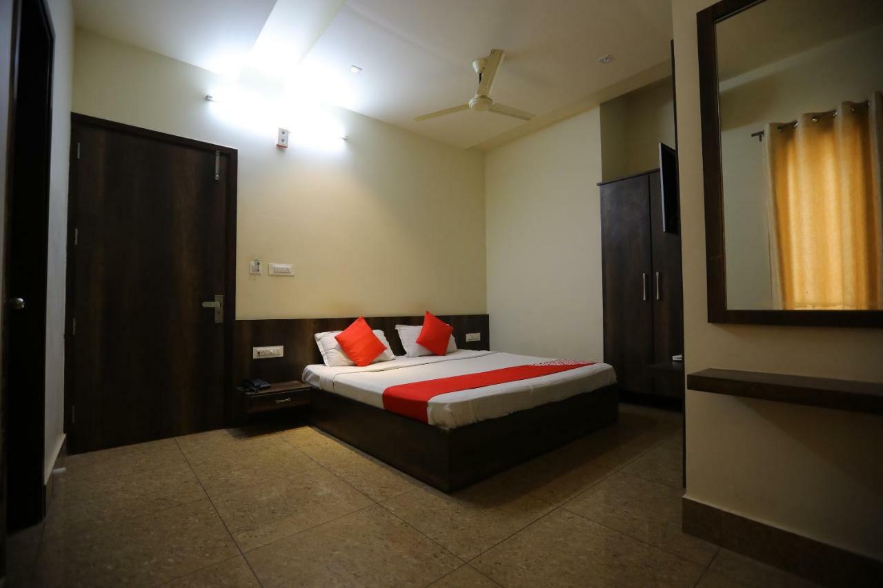 Oyo 40791 Hotel Hot N Fast Suratgarh Exterior photo